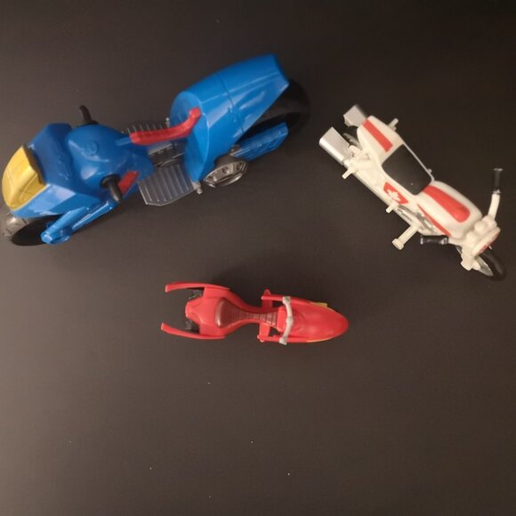 A Lot of Toy Vehicles - Stunt Racer, PJ Masks Owl Glider & Playskool Heros - Picture 3 of 3